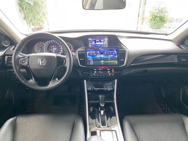 济南17年本田雅阁3