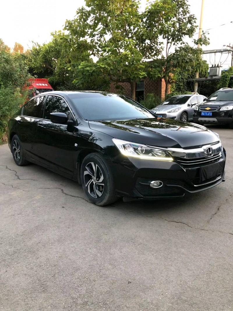 沈阳17年本田雅阁1