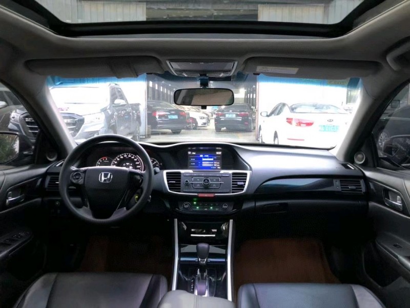 沈阳17年本田雅阁5