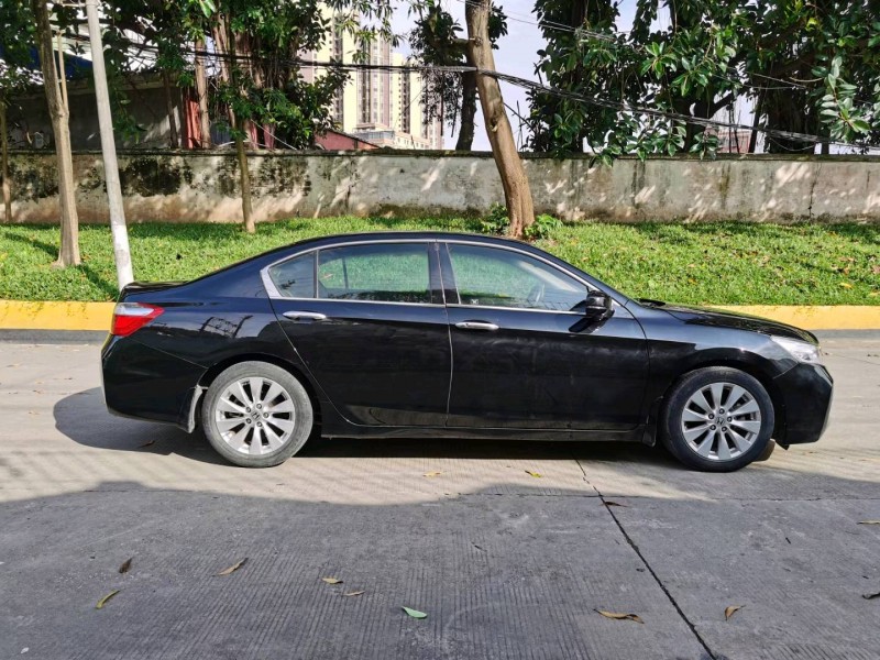 东莞14年本田雅阁4