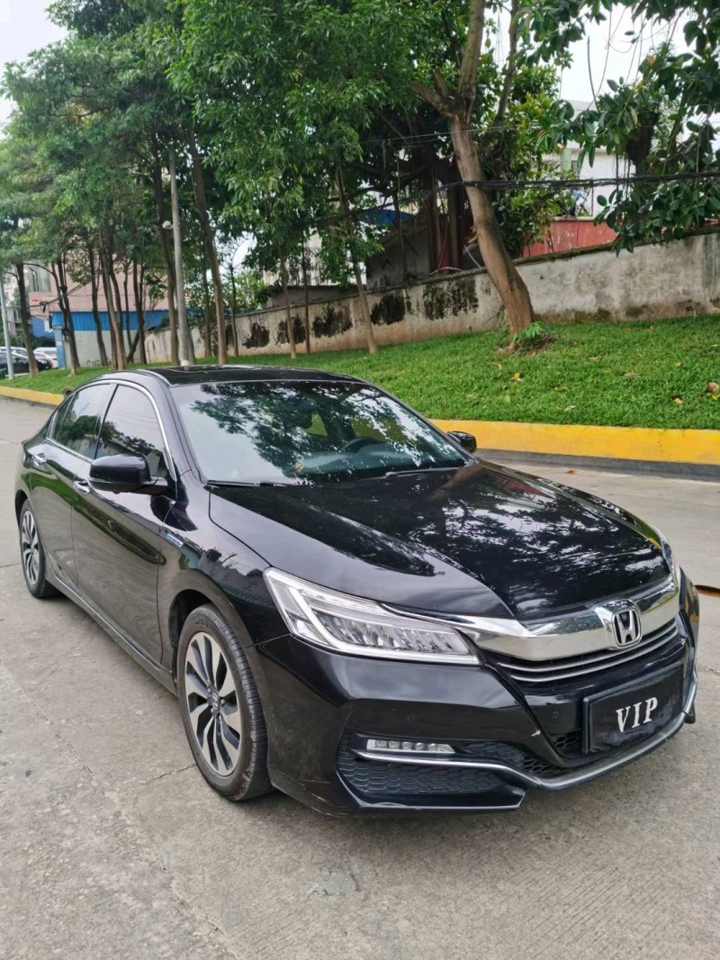 东莞18年本田雅阁3