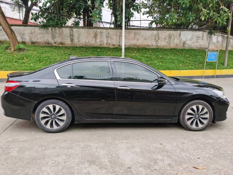 东莞18年本田雅阁4