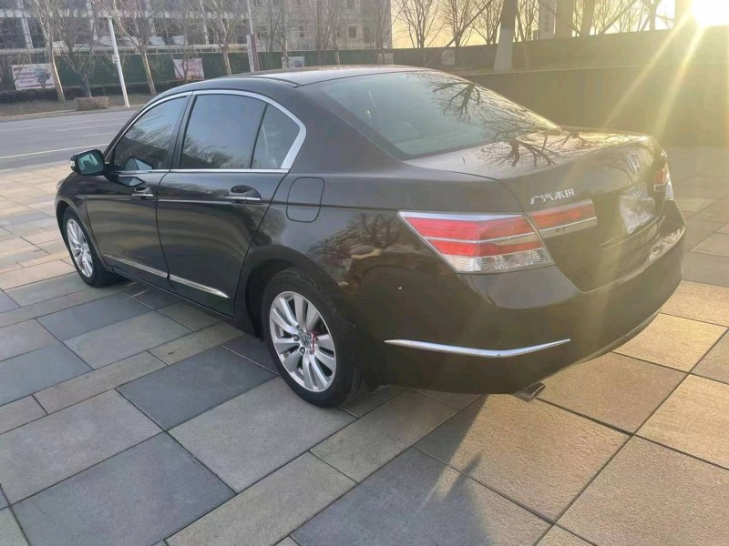 沈阳13年本田雅阁8