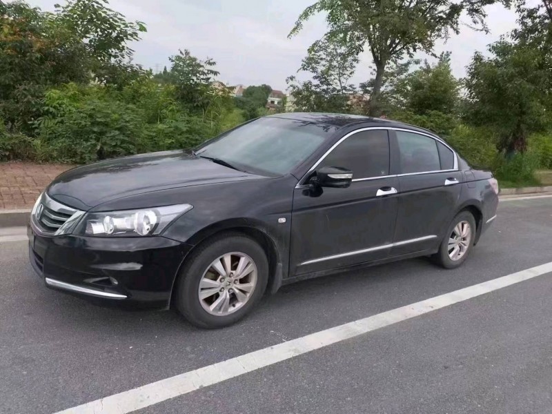 济南13年本田雅阁1