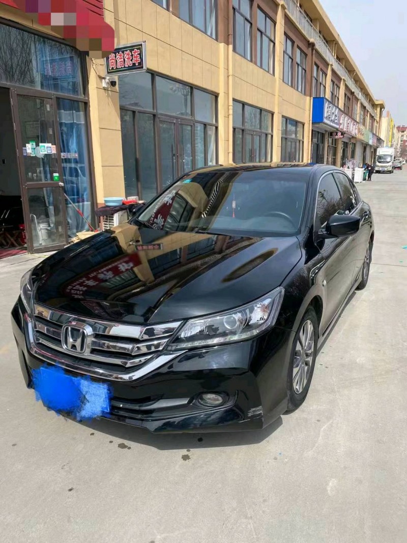 青岛14年本田雅阁2