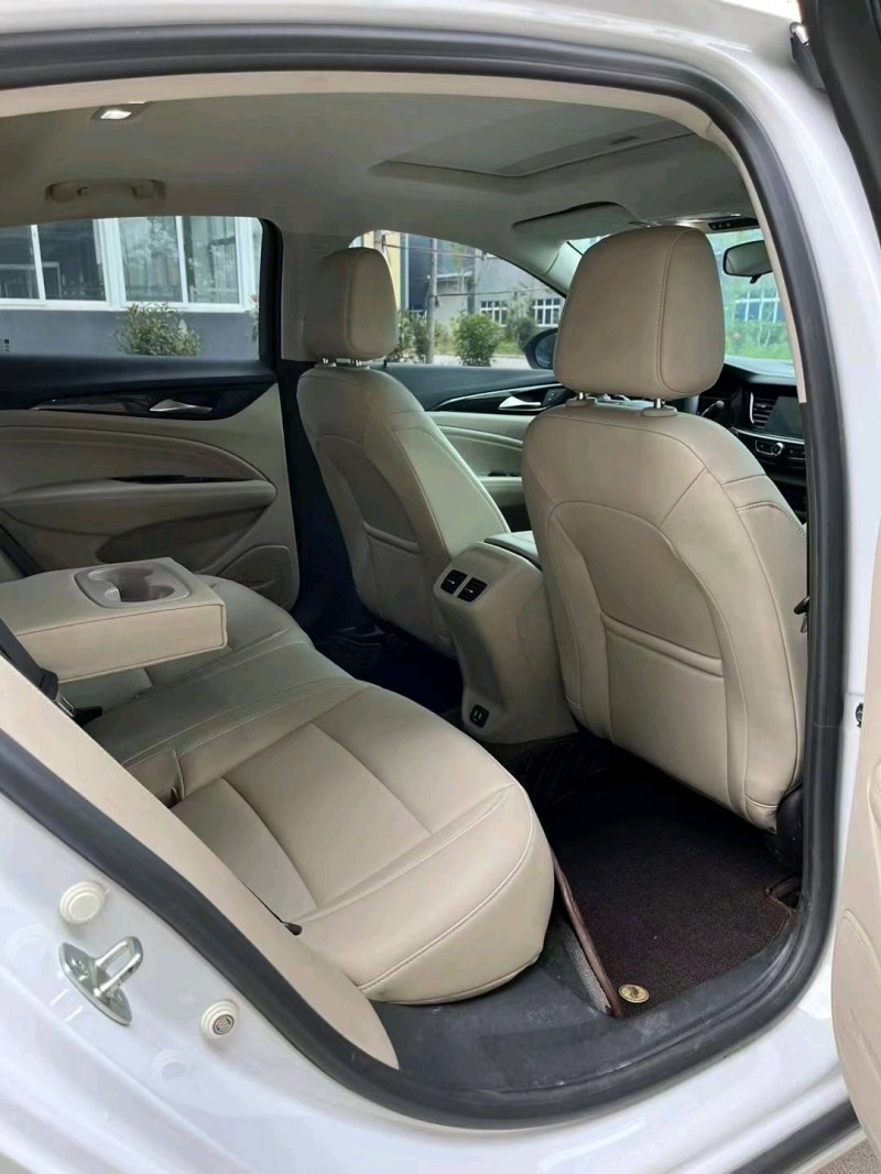 徐州21年别克君威5