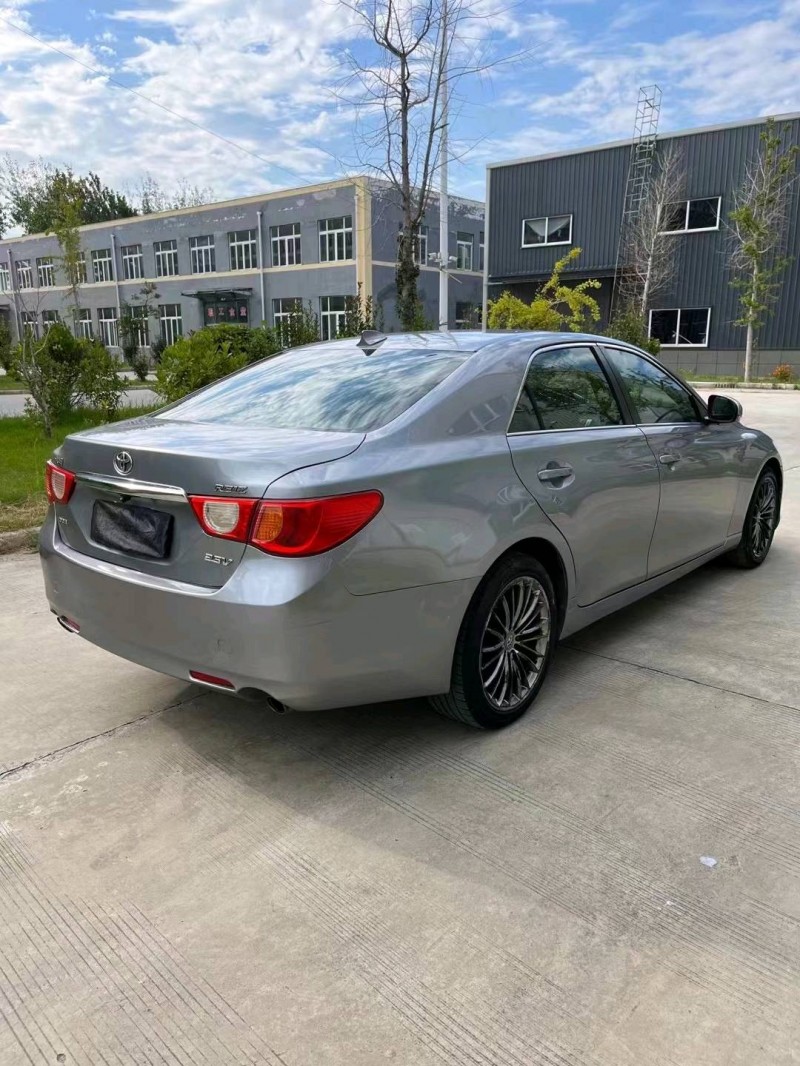徐州10年丰田锐志5