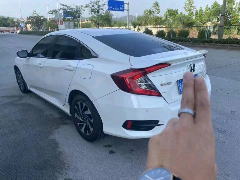 北京17年本田思域4