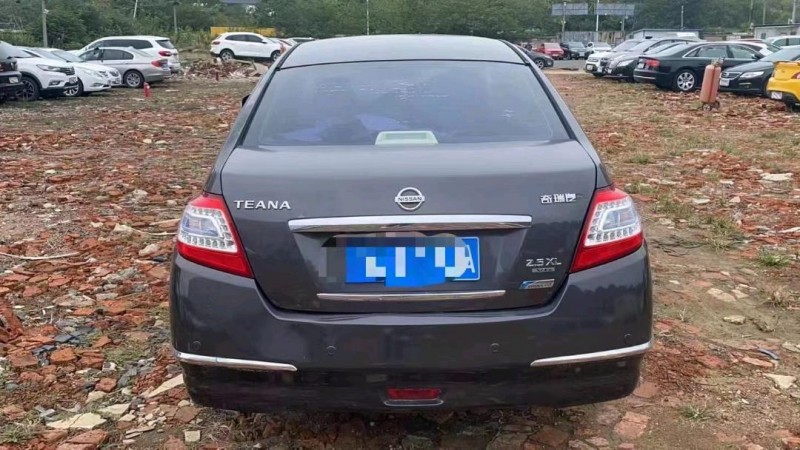 北京11年日产天籁5