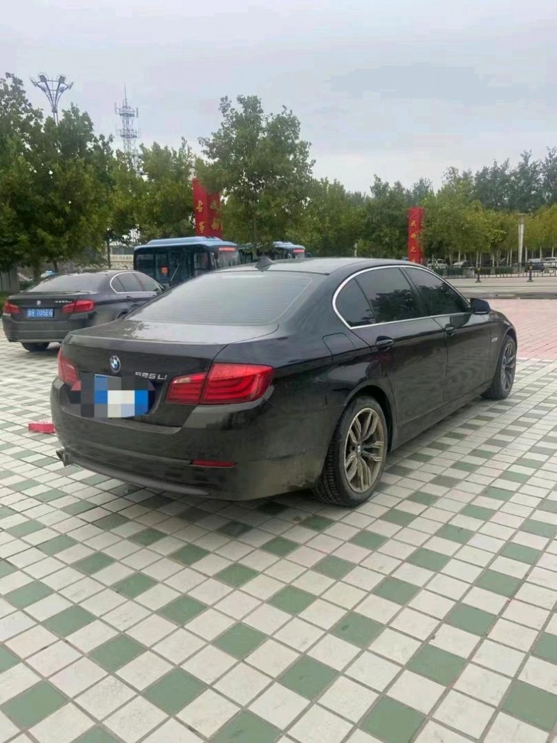 北京12年宝马5系5