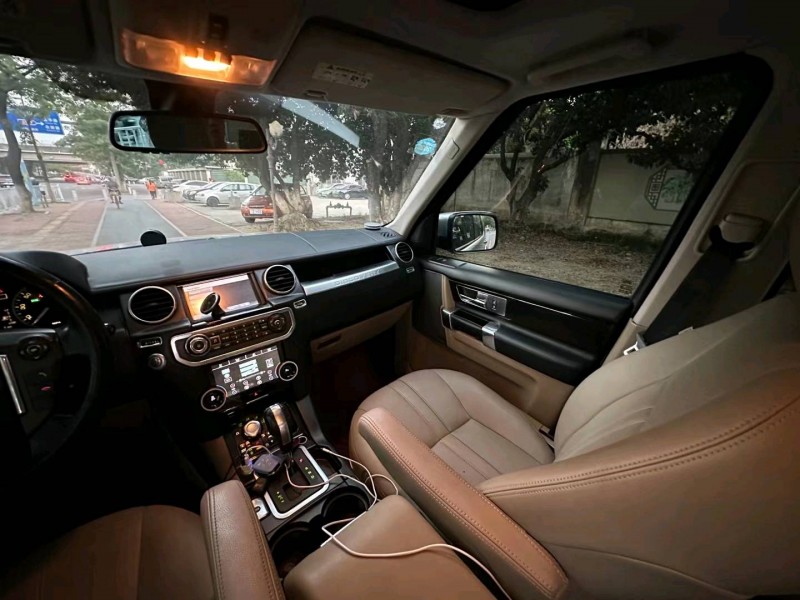 广州10年路虎发现6