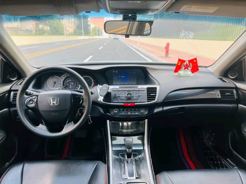 东莞16年本田雅阁5