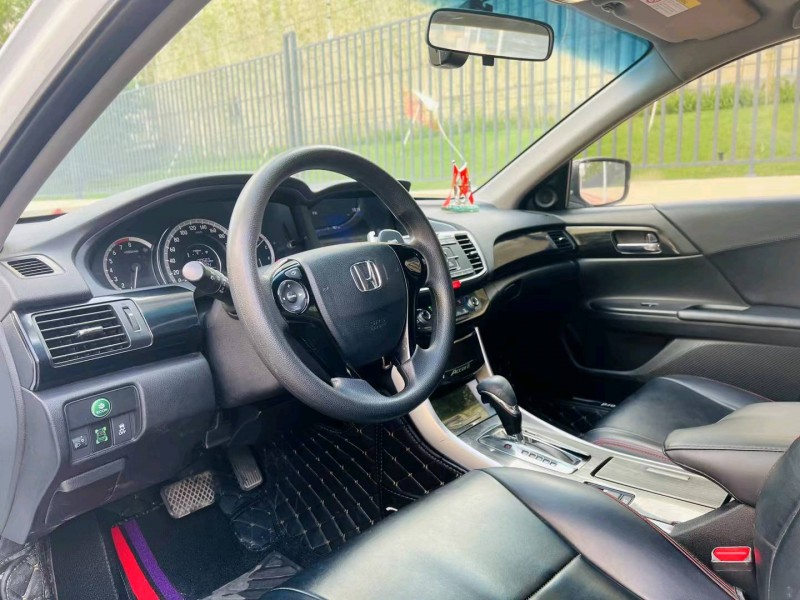 东莞16年本田雅阁2