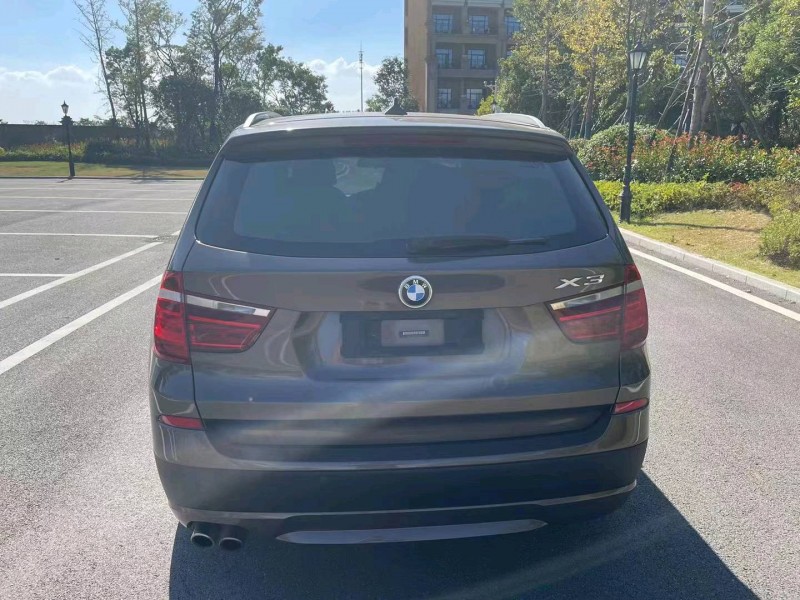 济宁11年宝马X36