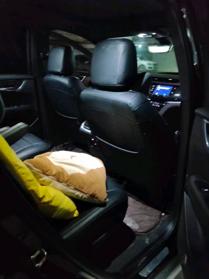 济南20年凯迪拉克XT64