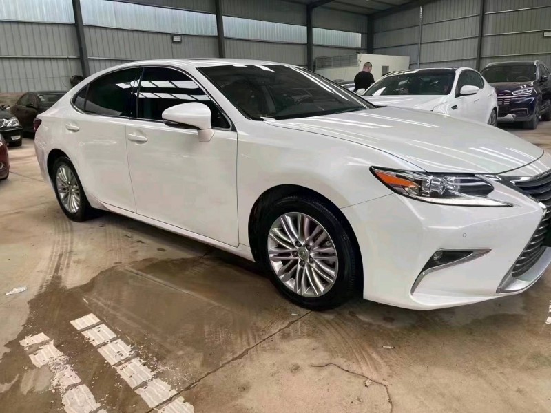 济南17年雷克萨斯ES7