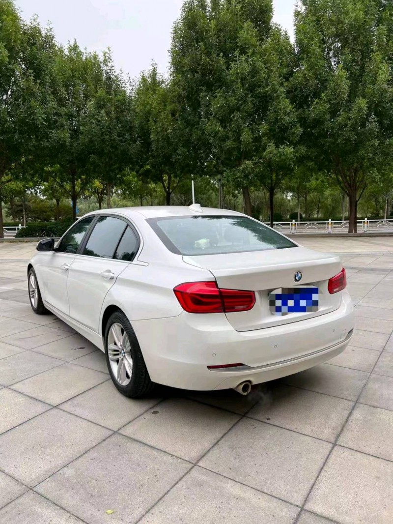 北京18年宝马3系16