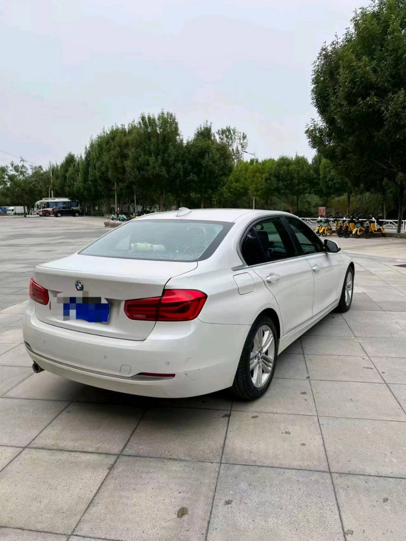 北京18年宝马3系21