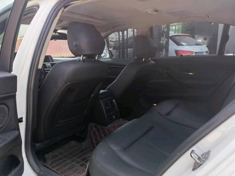 保定17年宝马3系8