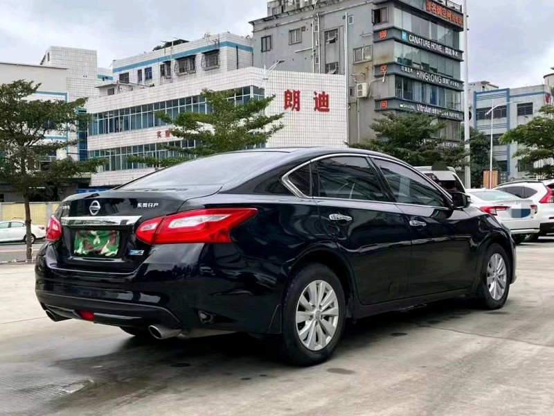 东莞17年日产天籁8