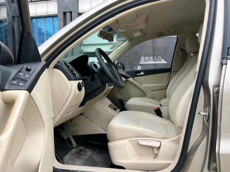 东莞15年大众途观7