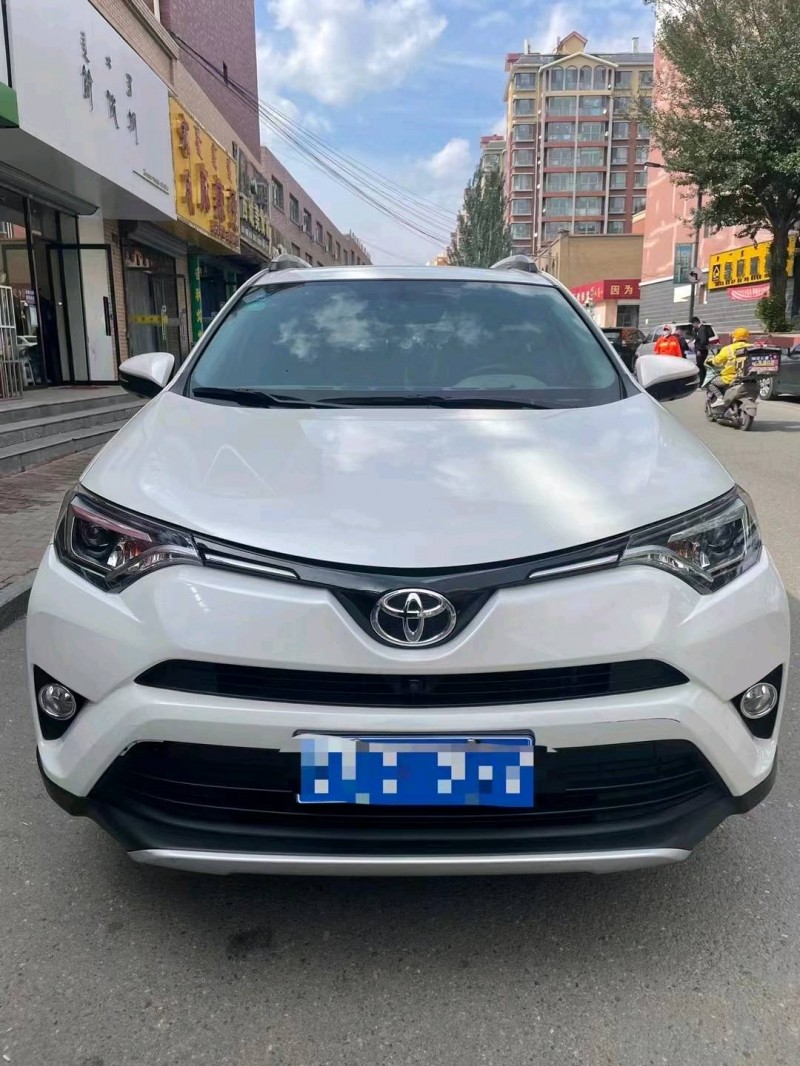 呼和浩特18年豐田RAV4榮放1