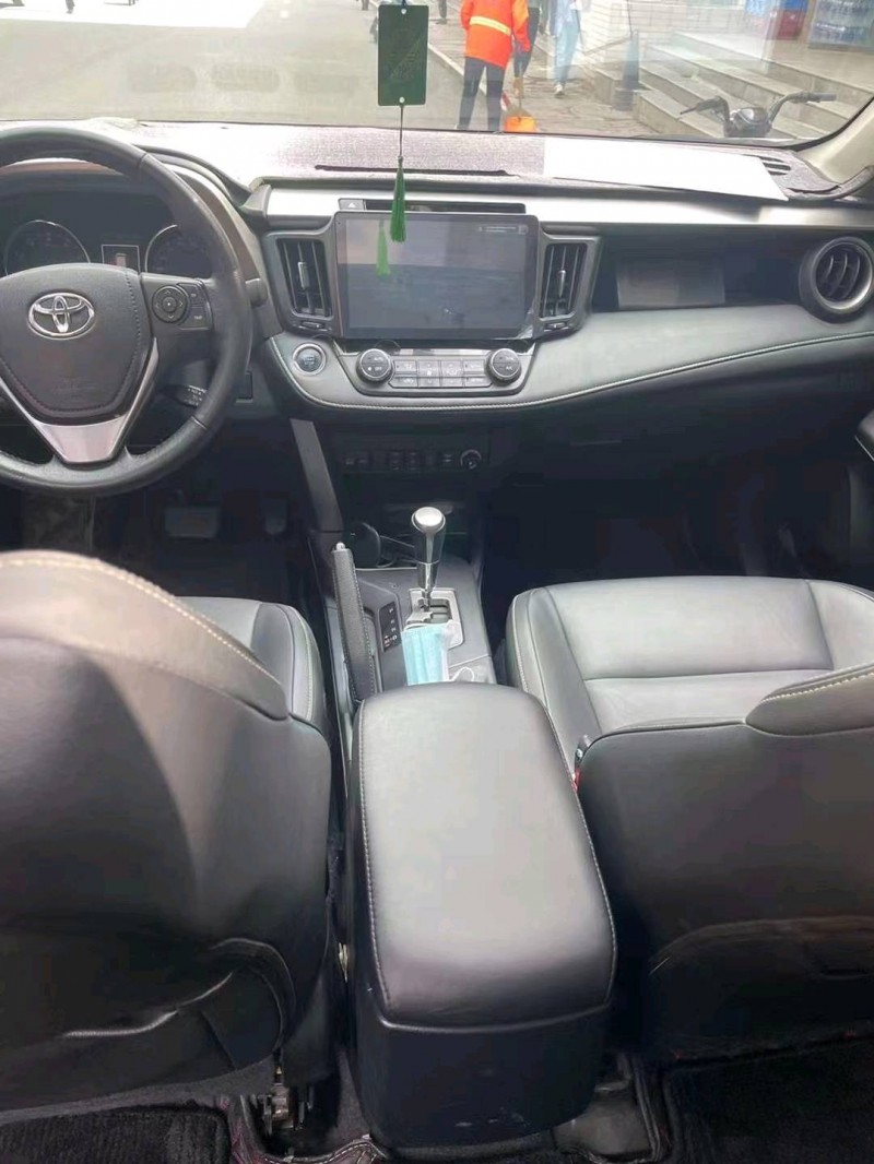 呼和浩特18年豐田RAV4榮放4