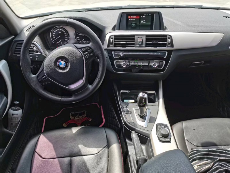 保定17年宝马1系8