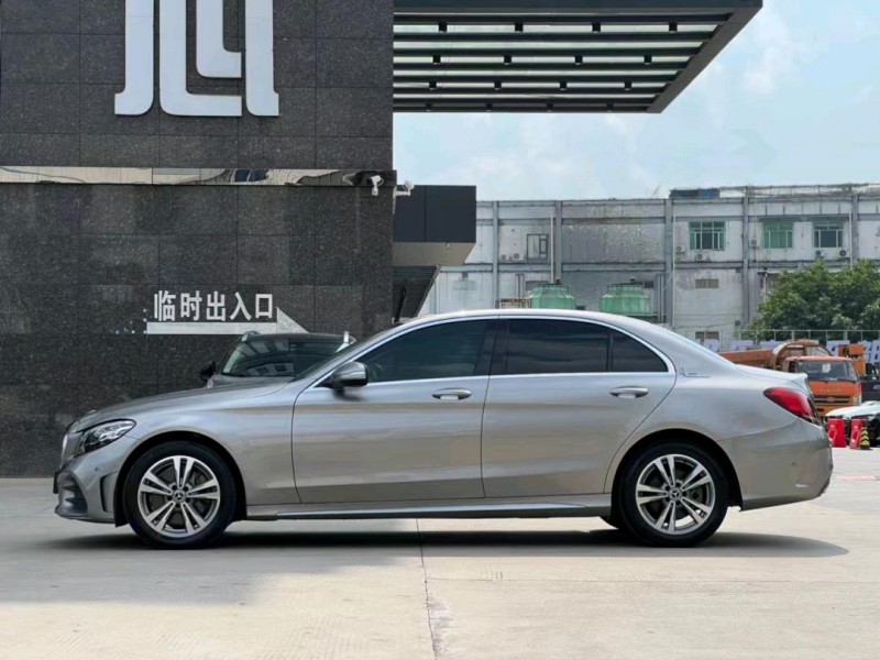 东莞19年奔驰C4