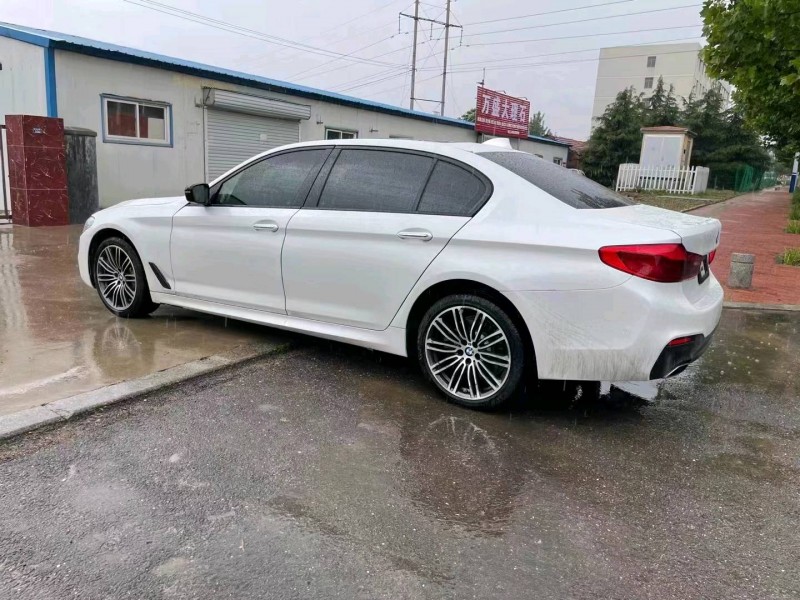 济宁18年宝马5系3