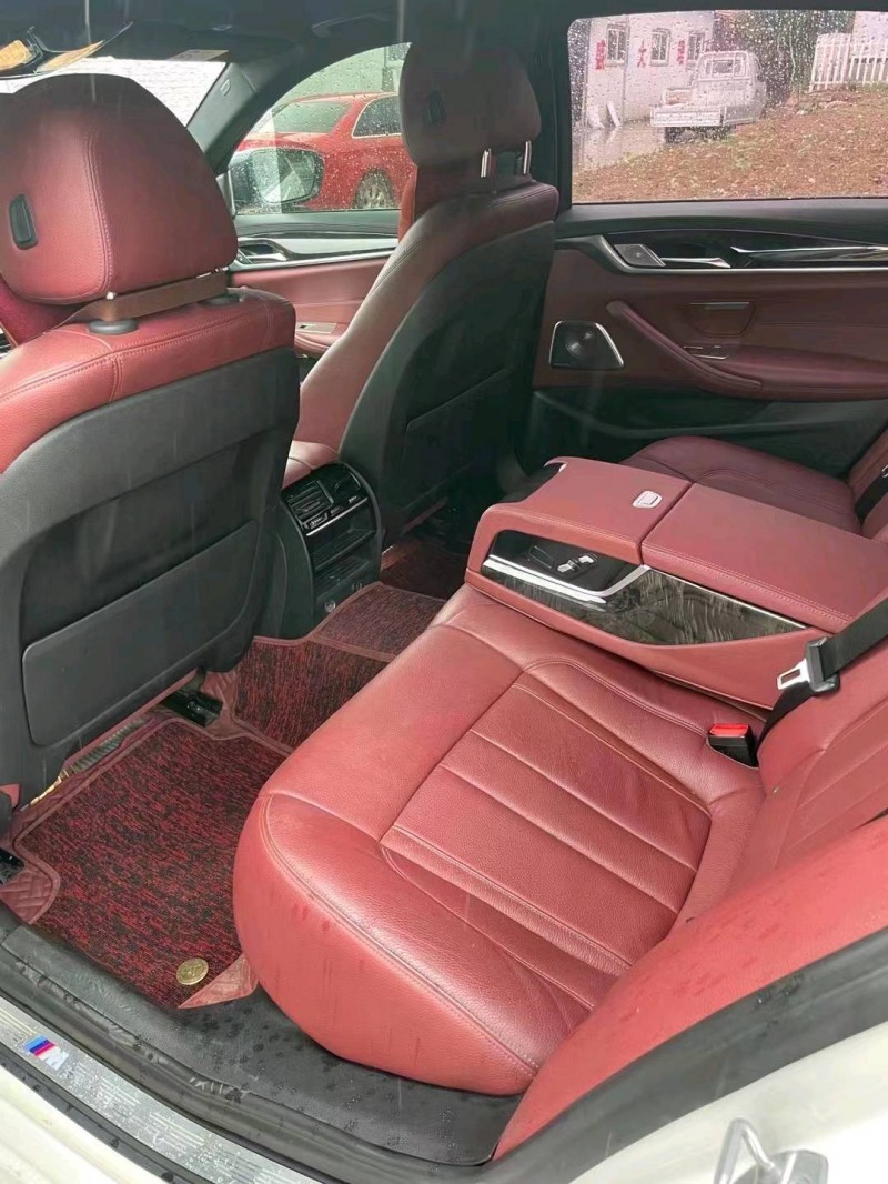 济宁18年宝马5系4