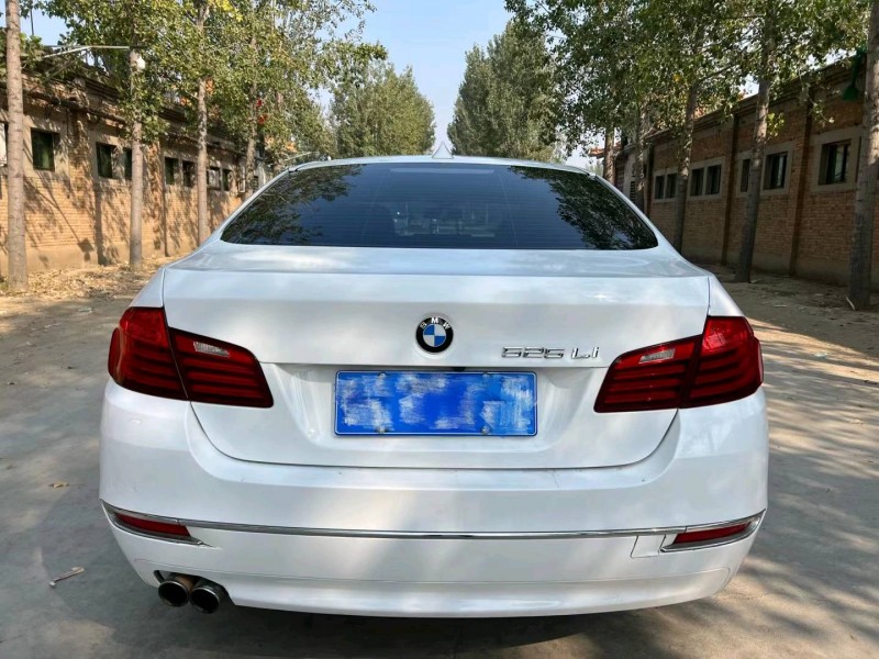 保定15年宝马5系8