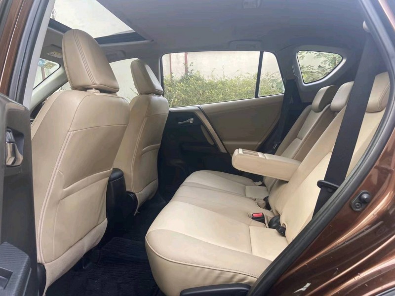 青岛15年丰田RAV44