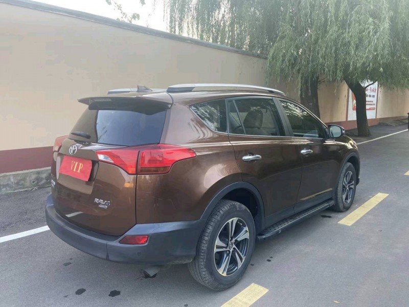 青岛15年丰田RAV43