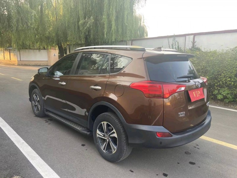 青岛15年丰田RAV42