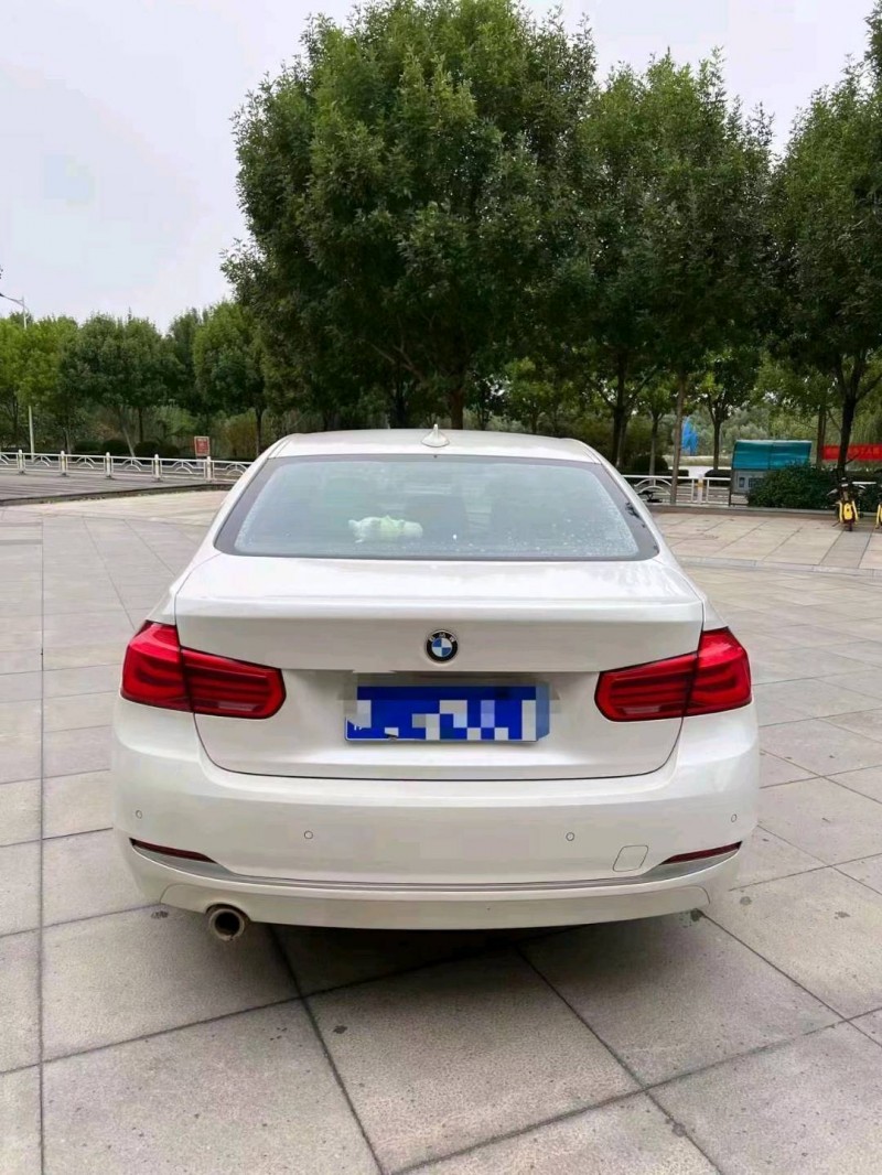 北京18年宝马3系7