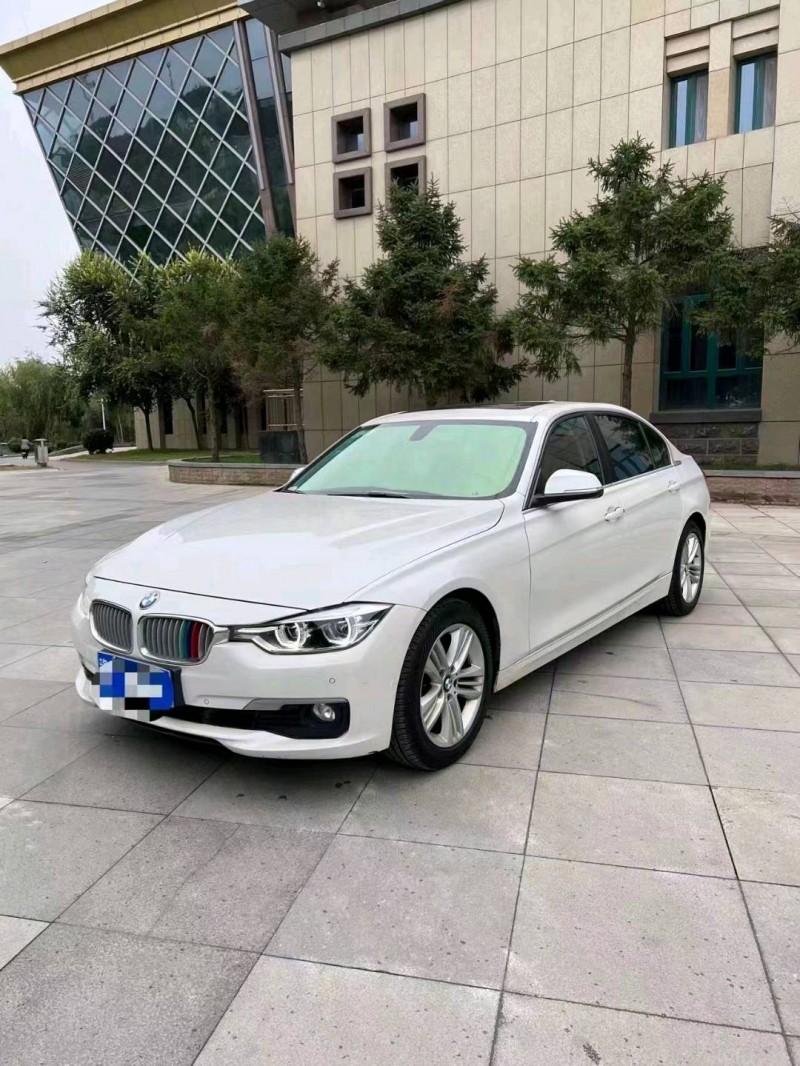 北京18年宝马3系8