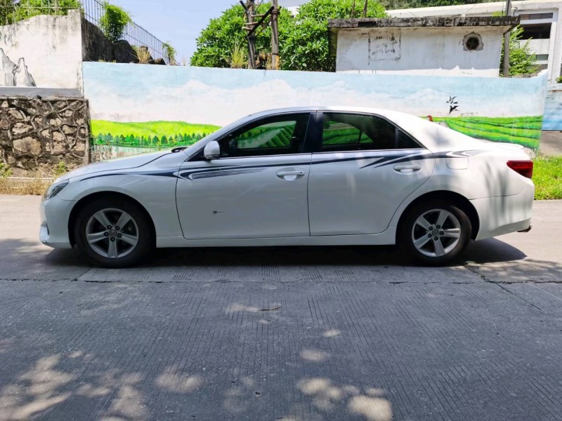 东莞14年丰田锐志4