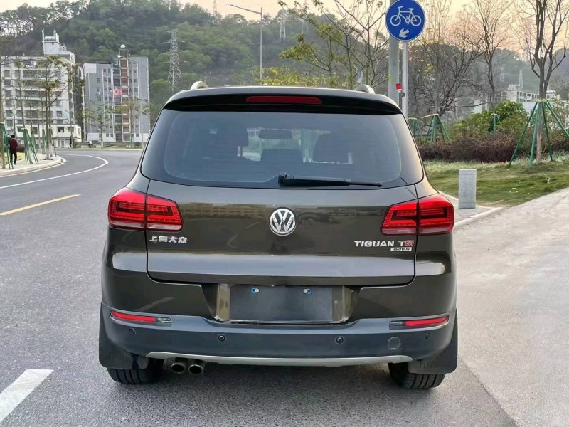 广州14年大众途观5