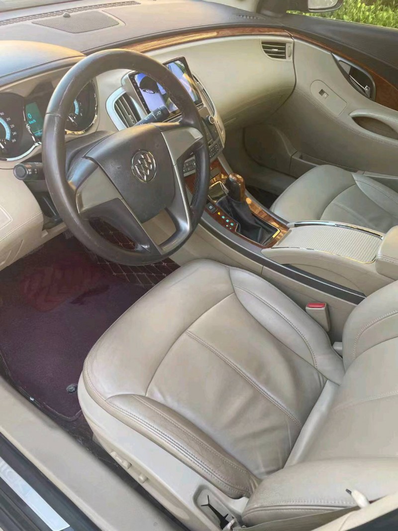 北京13年别克君越8