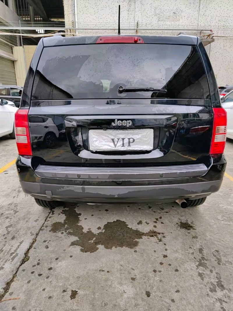 广州15年Jeep自由客9