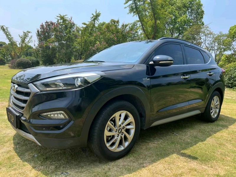 泰州19年现代途胜8