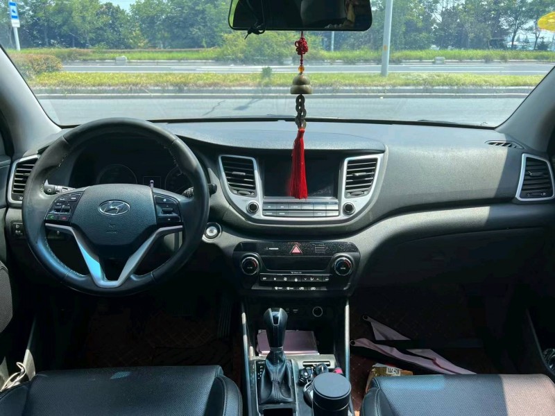 泰州19年现代途胜5