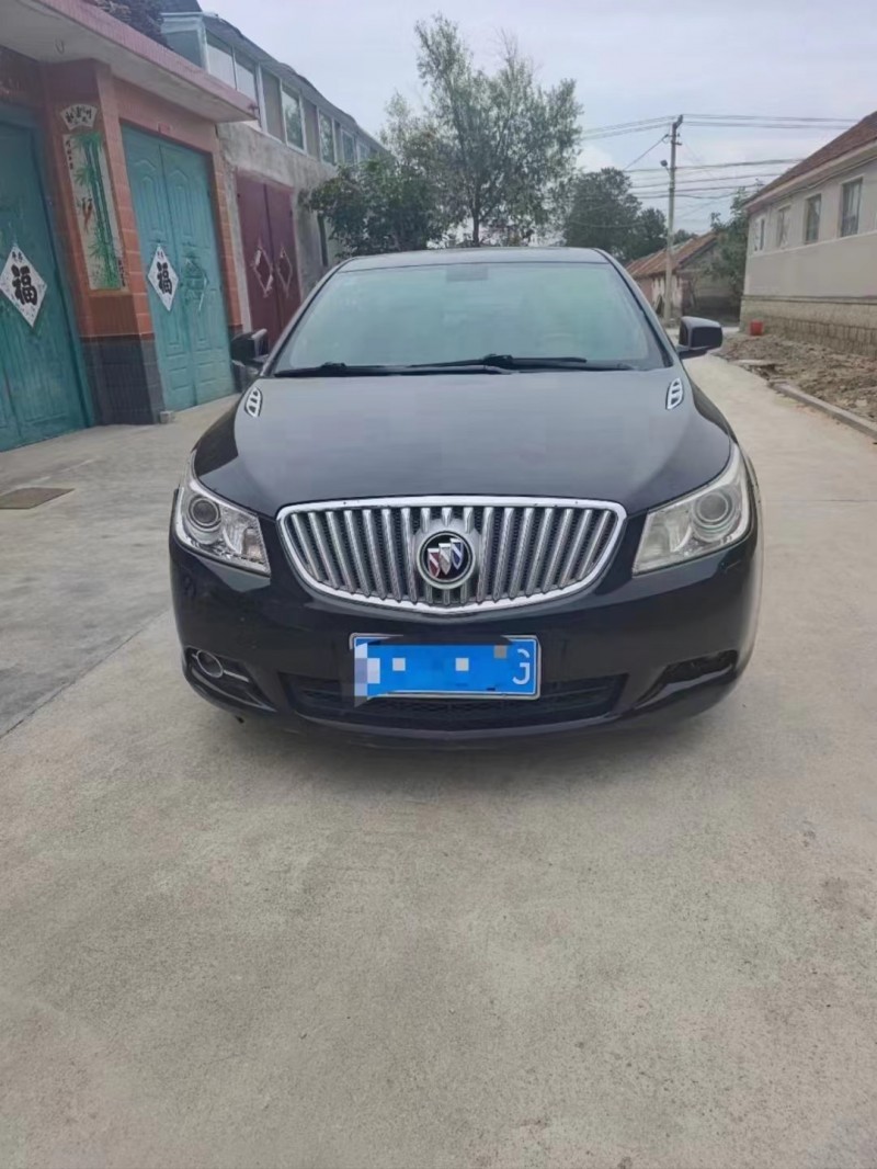 枣庄10年别克君越1