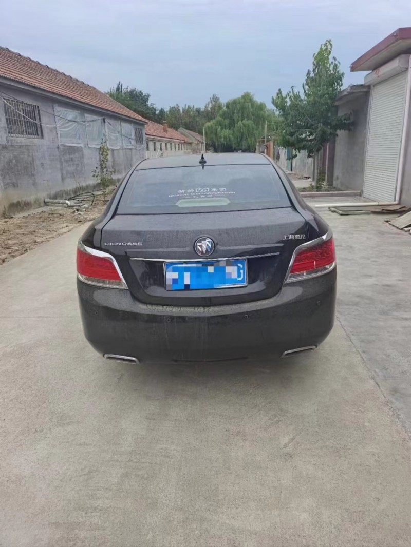 枣庄10年别克君越6