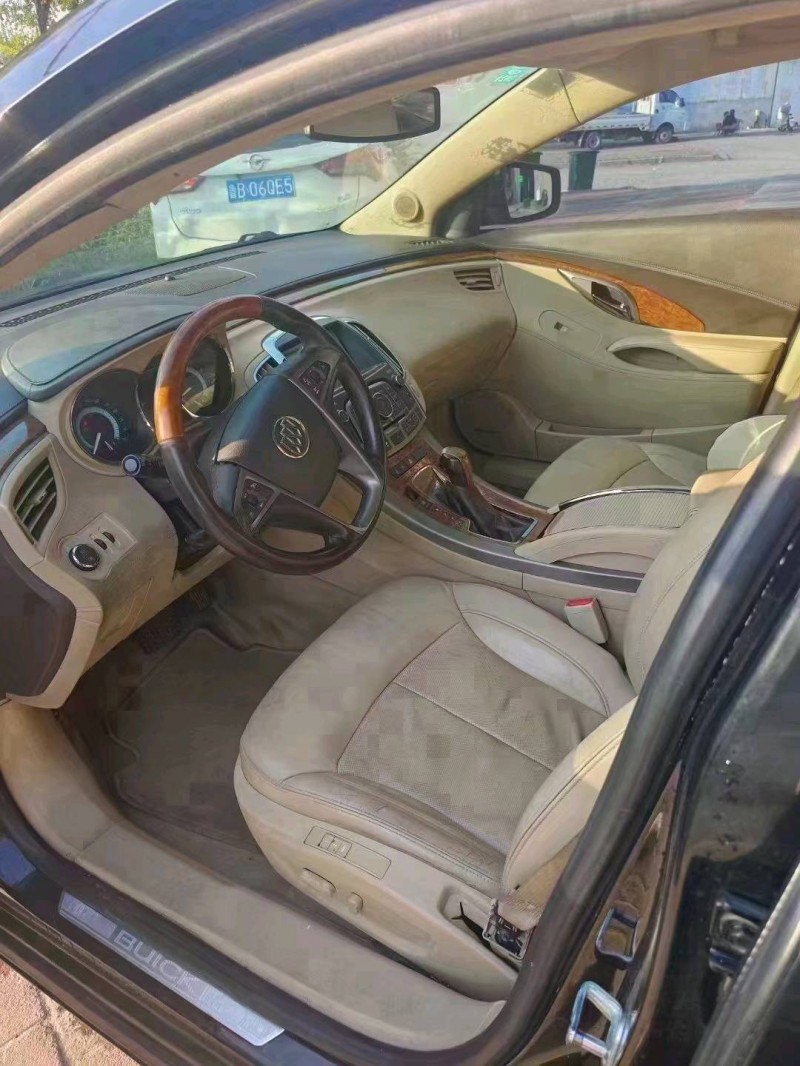 济南10年别克君越4