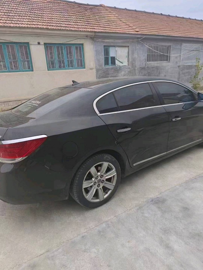 济南10年别克君越7