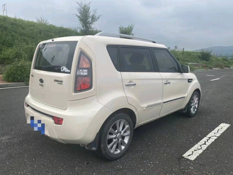 济宁14年起亚秀尔8