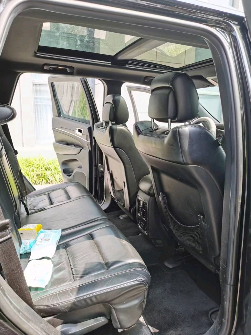 徐州14年Jeep大切诺基4