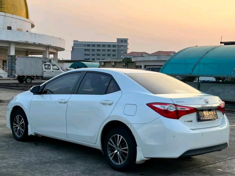 东莞16年丰田雷凌8